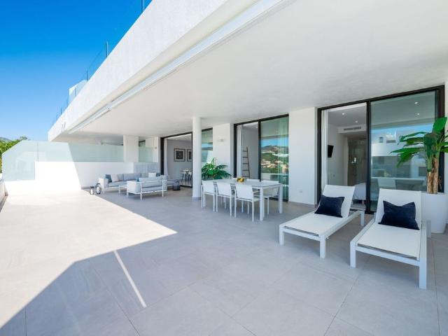 Piso en venta en Barriada Islas Canarias, Costa del Sol Occidental
