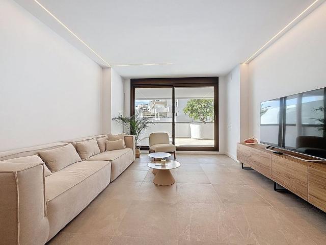 Piso en venta en Barriada Islas Canarias, Costa del Sol Occidental