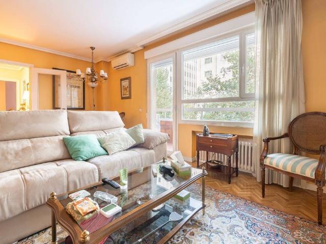 Piso en venta en Medina-sidonia, Madrid