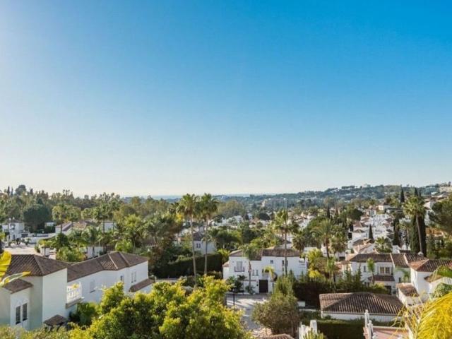 Piso en venta en Nueva Andalucía, Costa del Sol Occidental