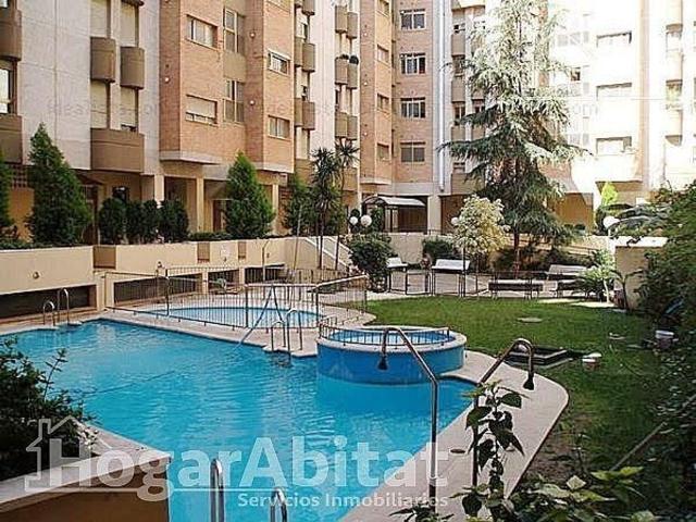 Piso en venta en La Buhaira, Sevilla