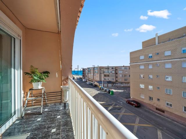 Piso en venta en Torrevieja, Valencia