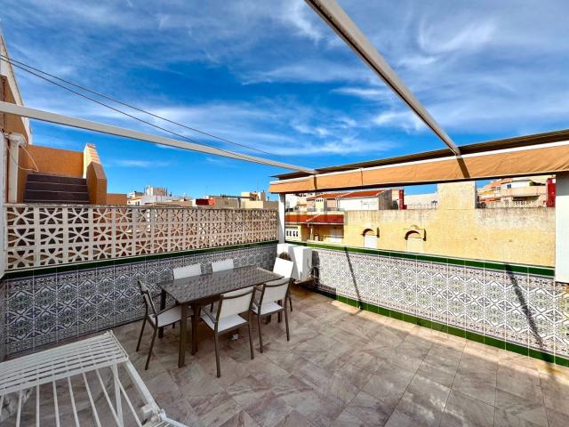 Dúplex en alquiler en La Mata, Torrevieja