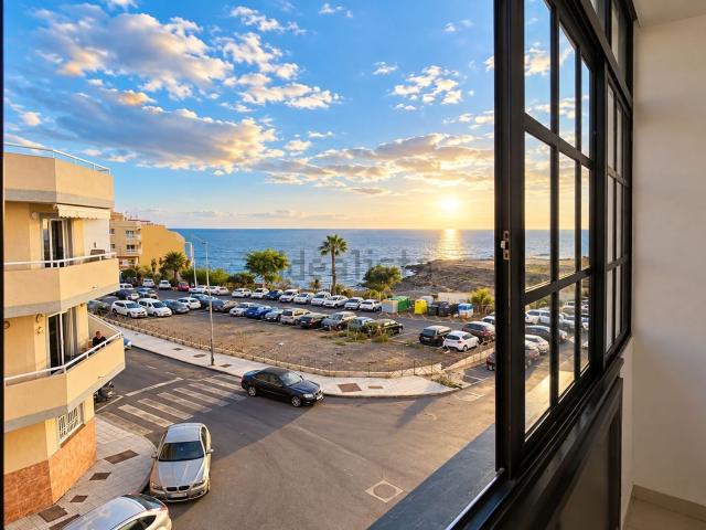 Piso en venta en Los Abrigos, Granadilla de Abona