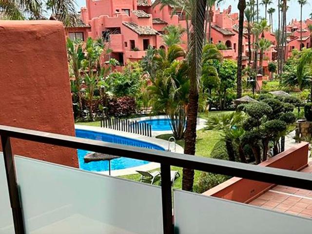 Piso en alquiler en Guadalmansa Playa, Estepona