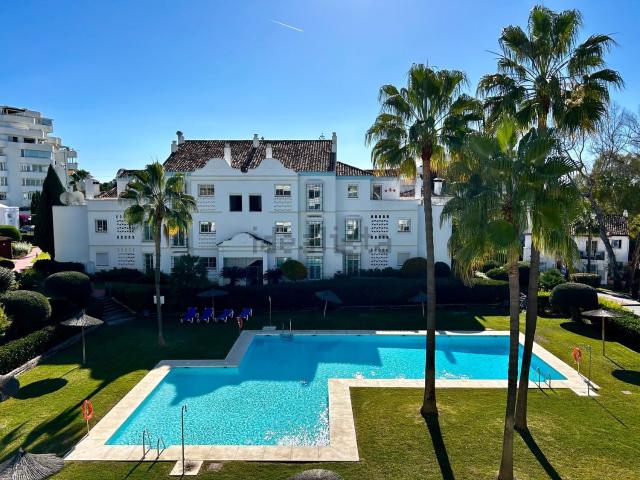 Ático en alquiler en Guadalmina, Marbella