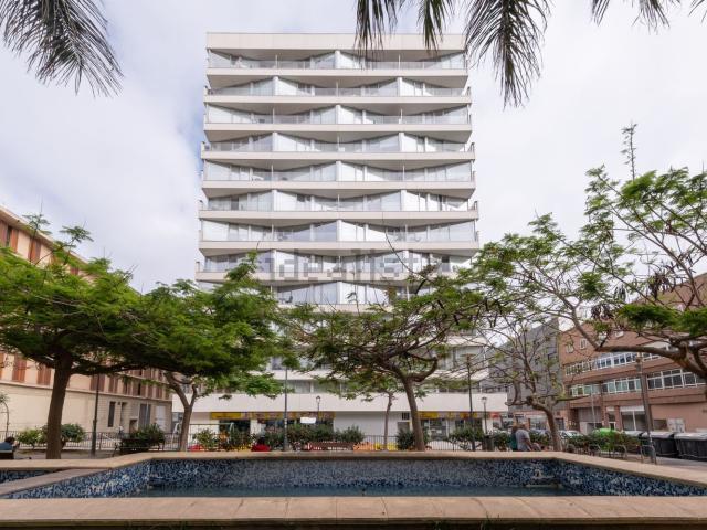 Piso en venta en Santa Catalina-Canteras, Gran Canaria