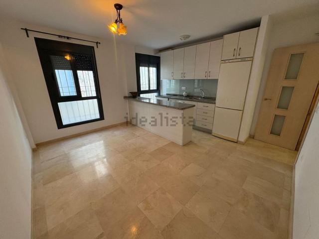 Piso en venta en Guaro, Málaga