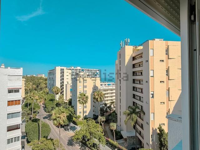 Piso en venta en La Carolina, Costa del Sol Occidental