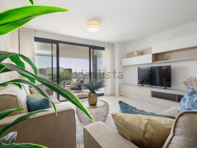 Piso en alquiler en Urbanización Altos de Guadalobon, Estepona