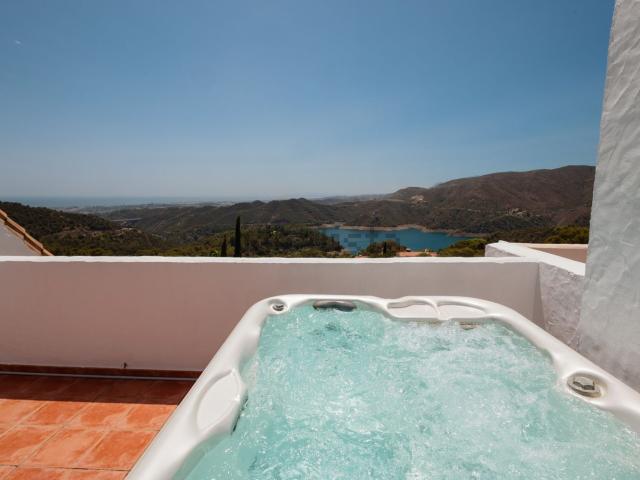 Ático en alquiler en Istán, Sierra Blanca Country Club