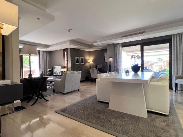 Piso en venta en Estepona, Garden Beach