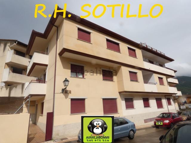 Piso en venta en La Adrada