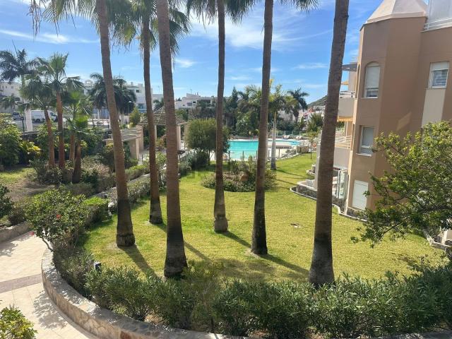 Piso en venta en La Caleta, Adeje