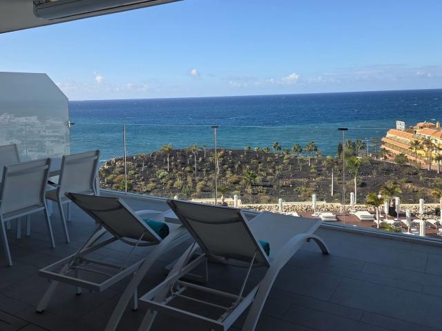 Piso en venta en La Caleta, Adeje