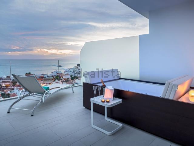 Piso en venta en La Caleta, Adeje