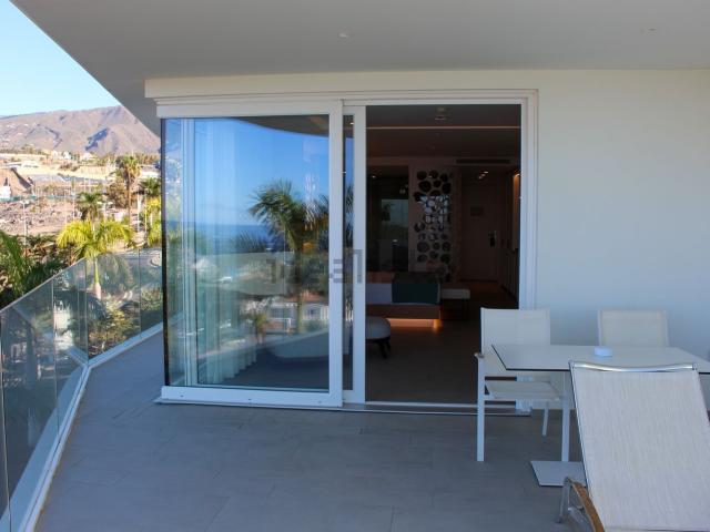 Piso en venta en La Caleta, Adeje