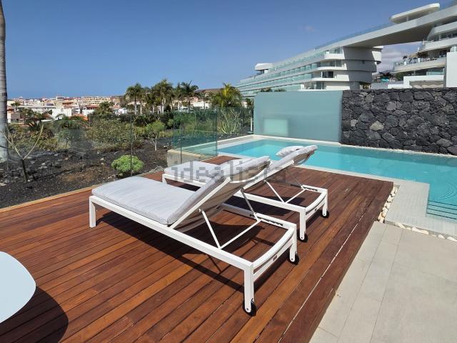 Piso en venta en La Caleta, Adeje