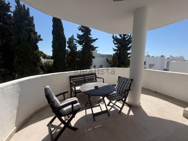 Dúplex en alquiler en El Vicario, Costa del Sol Occidental