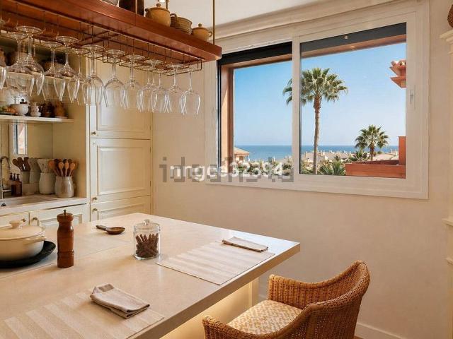 Piso en venta en La Carolina, Costa del Sol Occidental