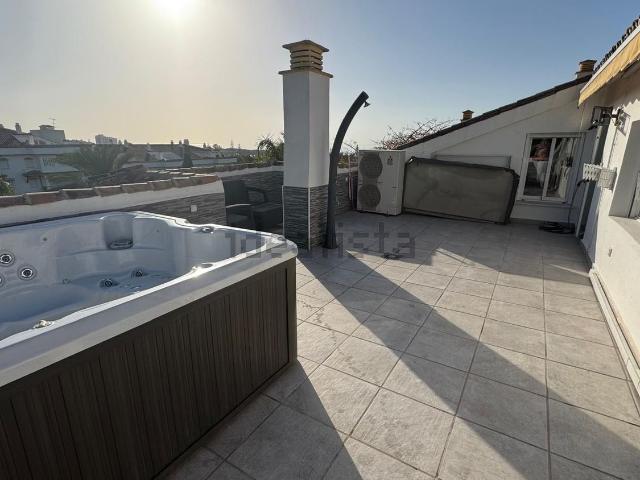 Ático en alquiler en La Carolina, Marbella