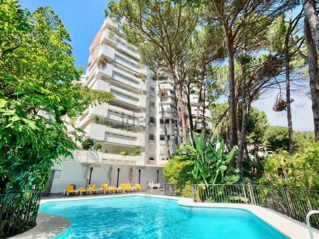 Piso en venta en La Carolina, Costa del Sol Occidental