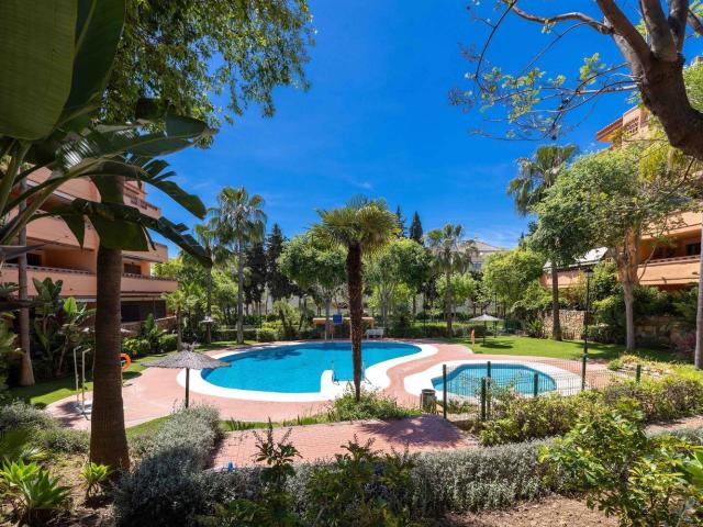 Piso en venta en La Carolina, Costa del Sol Occidental