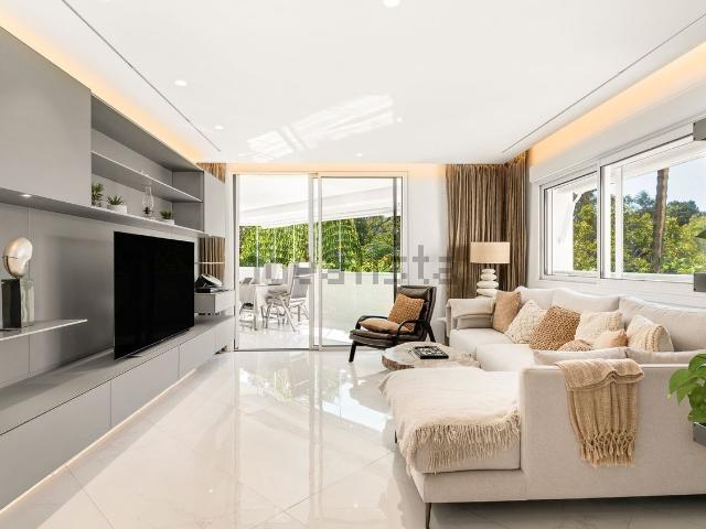 Piso en venta en La Carolina, Costa del Sol Occidental