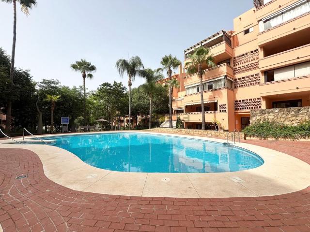 Piso en venta en La Carolina, Costa del Sol Occidental