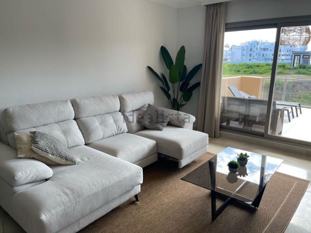 Piso en alquiler en Estepona, La Resina