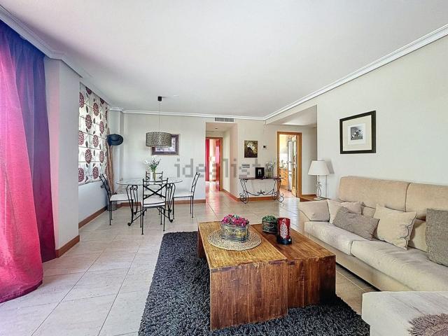 Piso en venta en Estepona, Playa Bella