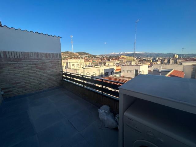 Ático en alquiler en Granada, La Cruz