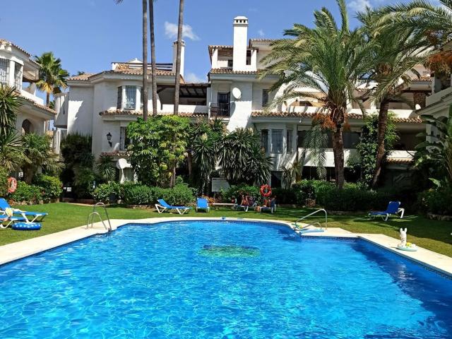 Ático en alquiler en Nueva Andalucía, Costa del Sol Occidental