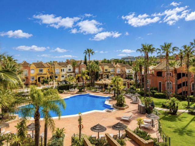 Ático en venta en Nueva Andalucía, Costa del Sol Occidental