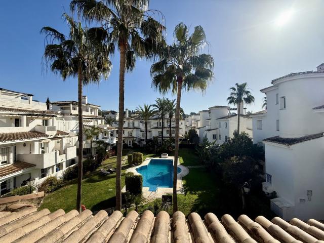 Dúplex en alquiler en Nueva Andalucía, Costa del Sol Occidental