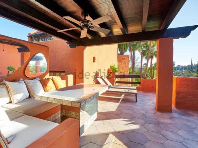 Dúplex en alquiler en Nueva Andalucía, Costa del Sol Occidental