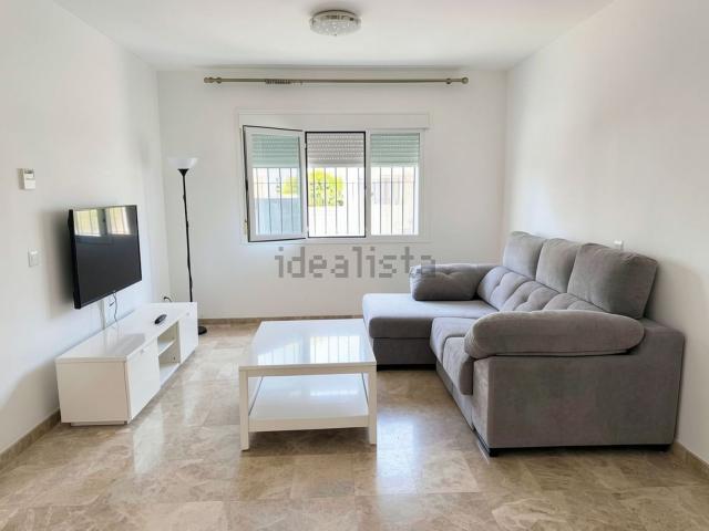 Dúplex en alquiler en Nueva Andalucía, Costa del Sol Occidental