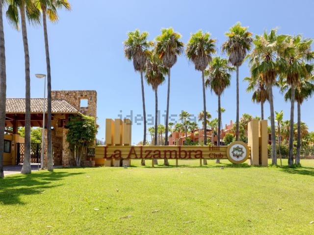 Piso en venta en La Alzambra, Marbella