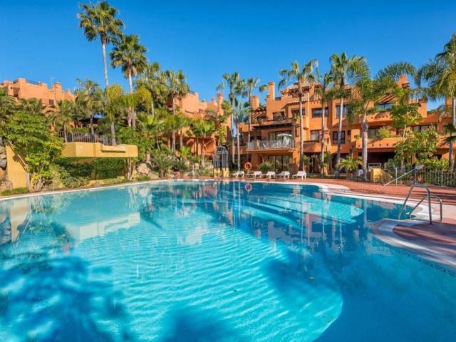 Dúplex en venta en Nueva Andalucía, Costa del Sol Occidental