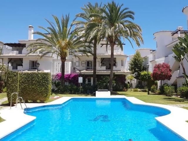 Ático en alquiler en Nueva Andalucía, Costa del Sol Occidental