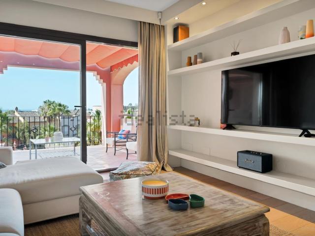 Dúplex en alquiler en Nueva Andalucía, Costa del Sol Occidental