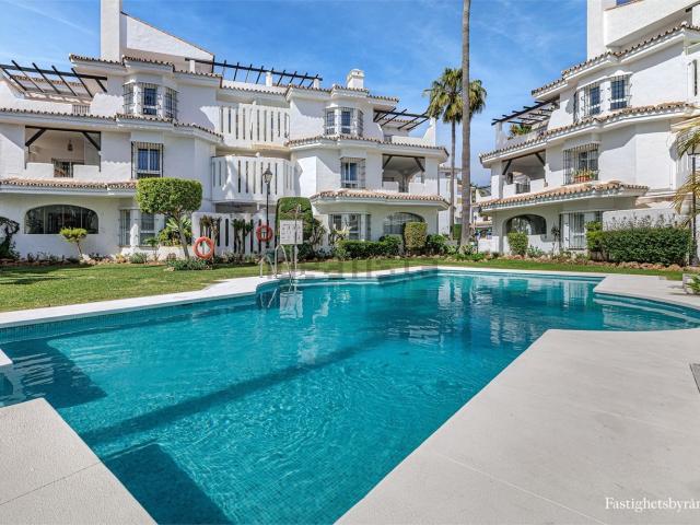 Ático en venta en Nueva Andalucía, Costa del Sol Occidental