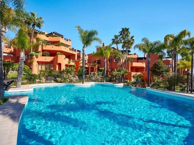 Dúplex en alquiler en Nueva Andalucía, Costa del Sol Occidental