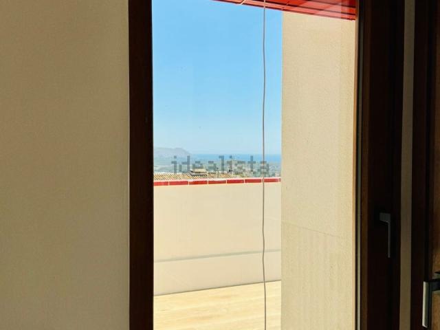 Ático en alquiler en la Marina Baixa, Valencia