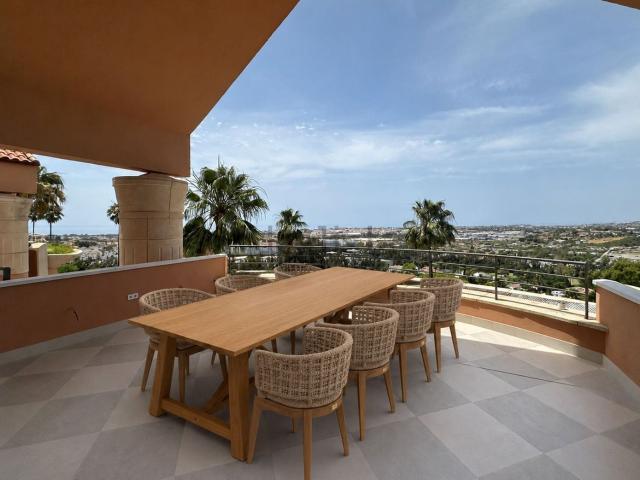 Ático en alquiler en Nueva Andalucía, Costa del Sol Occidental