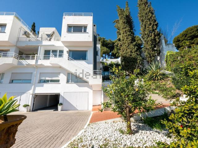 Dúplex en venta en Nueva Andalucía, Costa del Sol Occidental