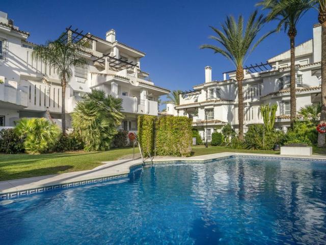 Piso en venta en Los Potros, Marbella