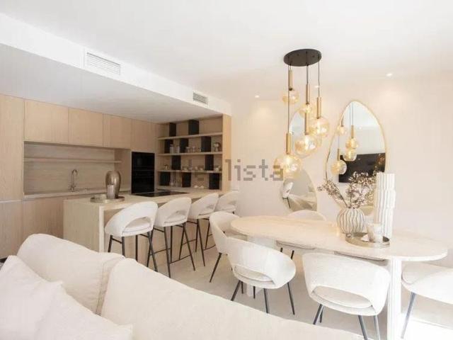 Dúplex en venta en Nueva Andalucía, Costa del Sol Occidental