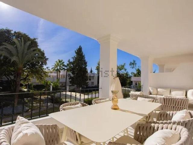 Dúplex en venta en Nueva Andalucía, Costa del Sol Occidental