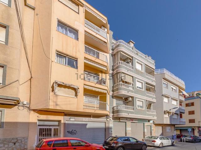 Piso en venta en Torrevieja, Urbanización Calas Blancas